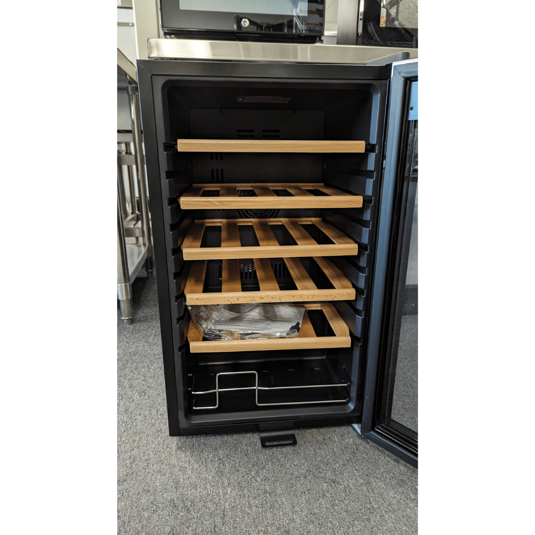 Thermaster Thermaster Underbench 65L Wine Cooler WB-24H